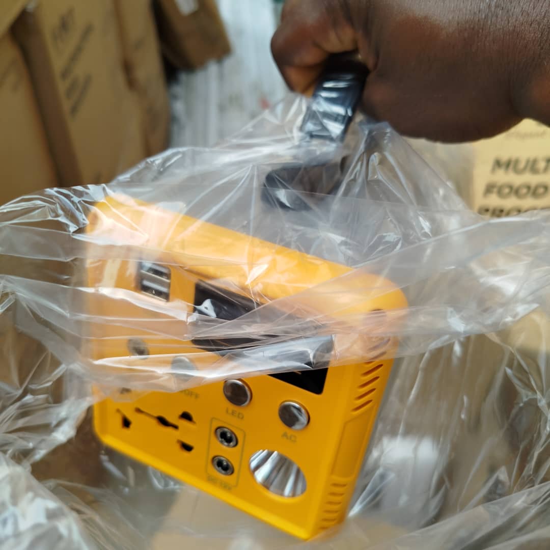 300watts 12volts Solar Generator With 50watts Panel And With 2bulbs - Image 3