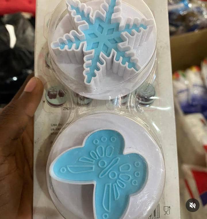 plunger cutters for shaping fondant or cookie dough - Image 2