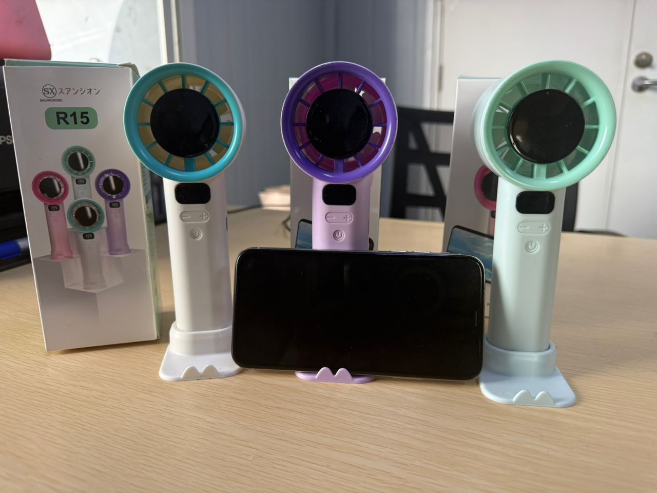 R15 Series Desktop & Handheld Fan - Image 2