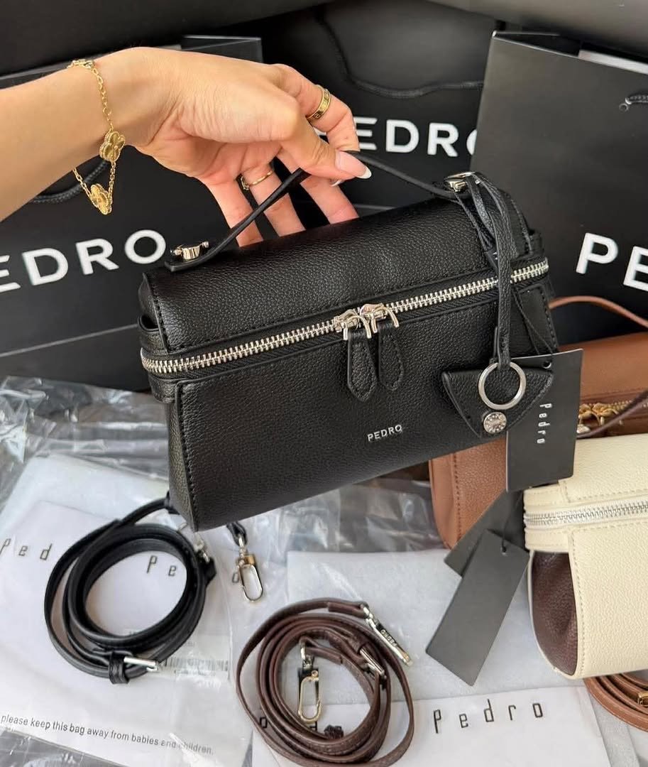 Minimalist Pebbled Leather Crossbody Bag - Image 3