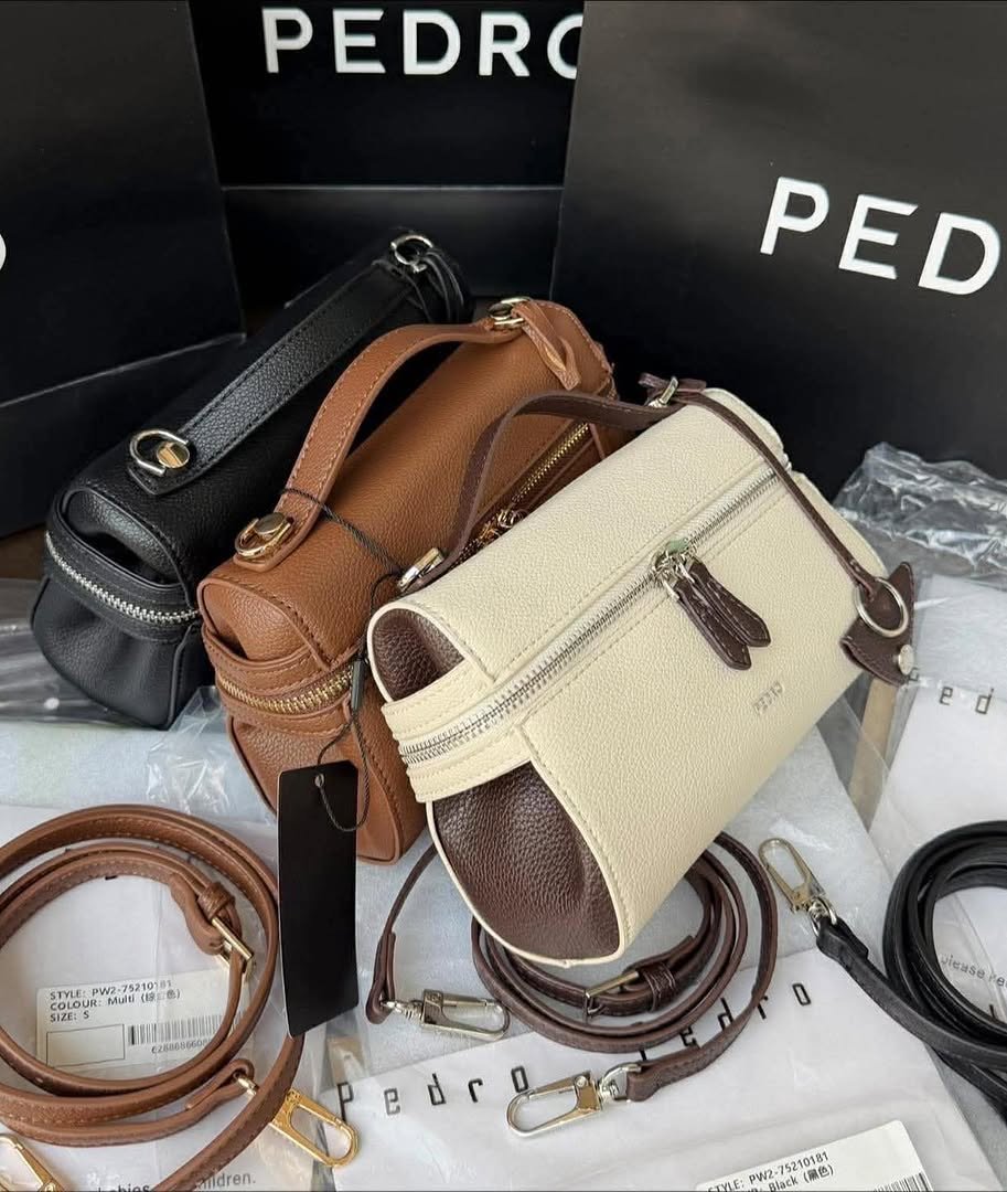 Minimalist Pebbled Leather Crossbody Bag - Image 6